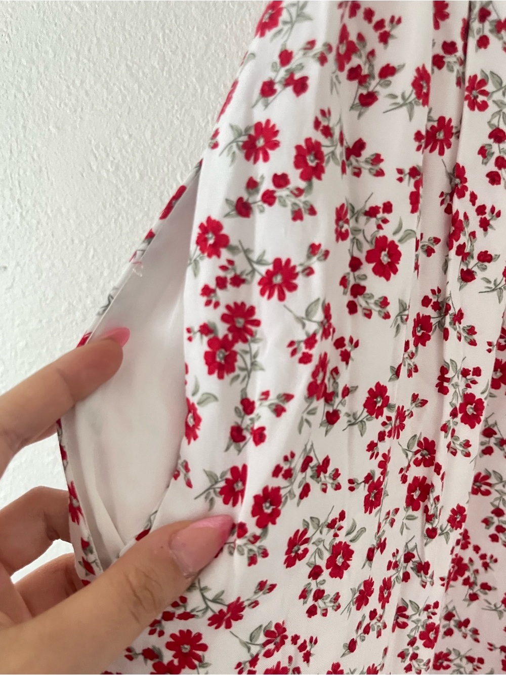 Hollister White Maxi Dress with Red Floral - Picture 4 of 5